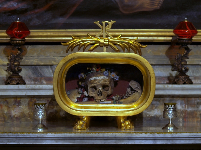 Santa_Maria_in_Cosmedin_(Rome)_Skull_of_St._Valentini_._Valentini.jpg